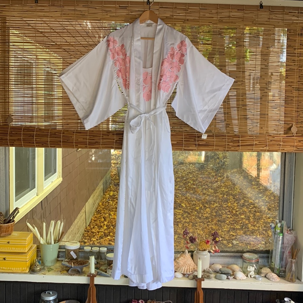 Vintage Natori nightgown and robe
